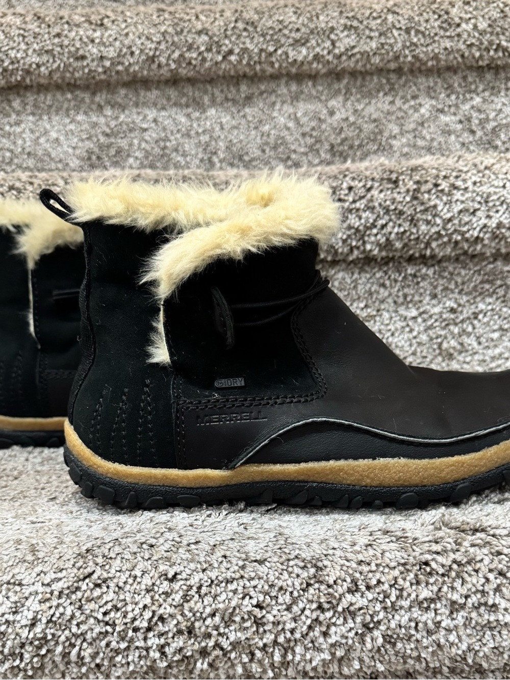 Merrell Women’s Black Faux-Fur Trim Leather Winter Ankle Boots - Sz 10 J45728